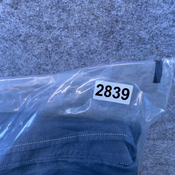 Weatherproof Vintage Mens XL Blue Chambray Button Down Shirt Contrast Stitching - Picture 10 of 10